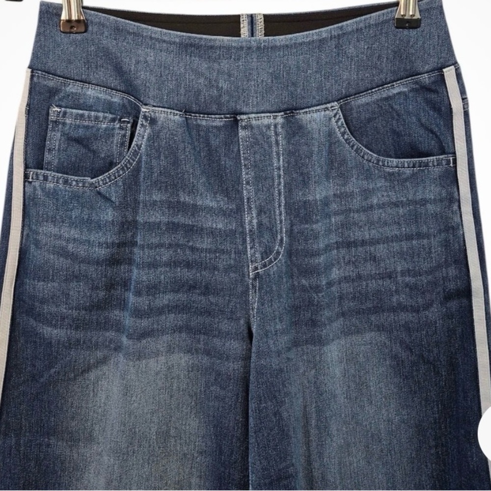 HALARA Blue Wide-Leg Jeans with White Accent - Picture 6 of 9